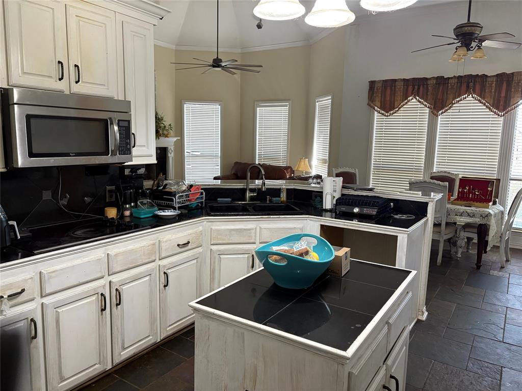 709 Timberview Court N - Photo 5
