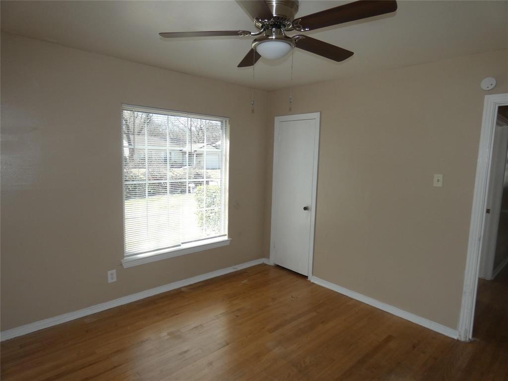 11819 Broadmoor Drive - Photo 11