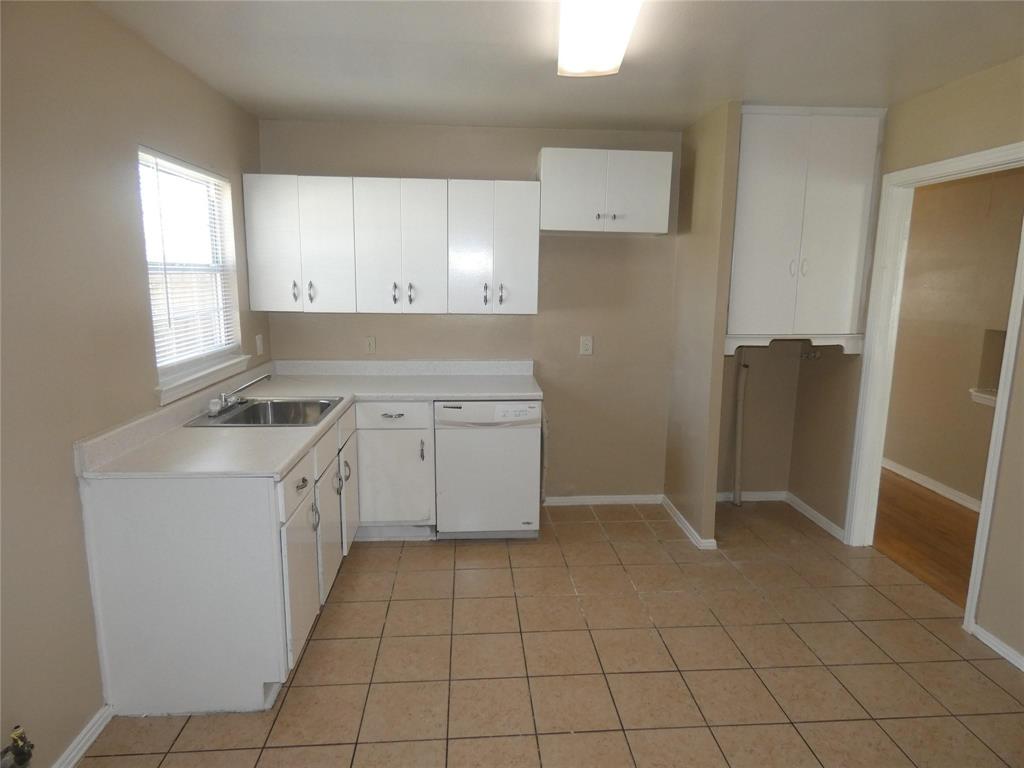 11819 Broadmoor Drive - Photo 5