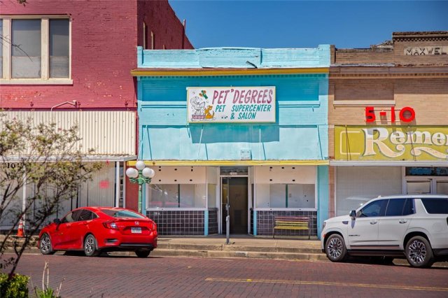 1222 Main Street