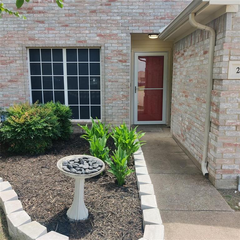 222 Chesterfield Circle - Photo 1