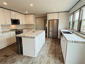 3005 Elmwood Drive - Photo 4