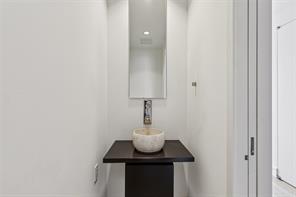 2408 Victory Park Lane - Photo 14
