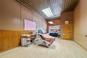 115 E Pecan Street - Photo 10