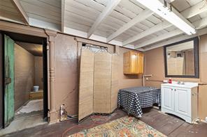 115 E Pecan Street - Photo 12