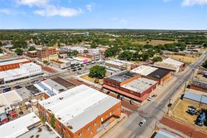 115 E Pecan Street - Photo 2