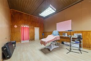 115 E Pecan Street - Photo 9