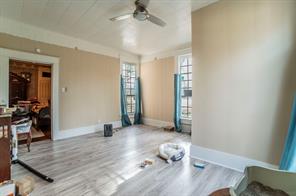 540 12th Street SE - Photo 16