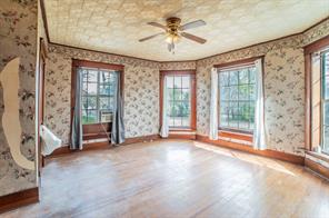 540 12th Street SE - Photo 19