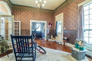 540 12th Street SE - Photo 2