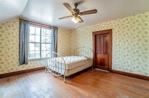 540 12th Street SE - Photo 21