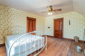 540 12th Street SE - Photo 22