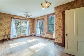540 12th Street SE - Photo 23