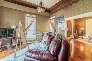540 12th Street SE - Photo 4