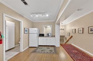 110 E Corsicana Street - Photo 12
