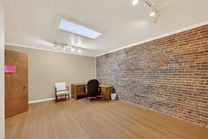 110 E Corsicana Street - Photo 14