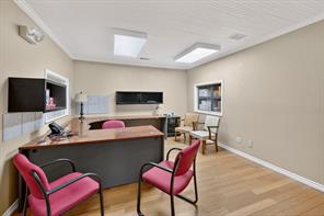 110 E Corsicana Street - Photo 16