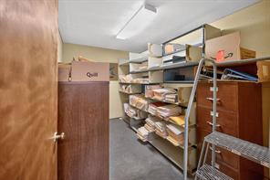 110 E Corsicana Street - Photo 22