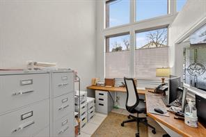 110 E Corsicana Street - Photo 25
