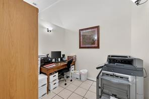 110 E Corsicana Street - Photo 26