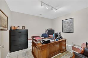 110 E Corsicana Street - Photo 27