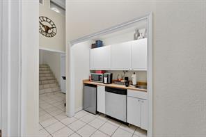 110 E Corsicana Street - Photo 28