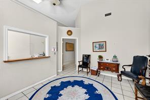110 E Corsicana Street - Photo 6