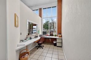 110 E Corsicana Street - Photo 7