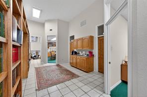 110 E Corsicana Street - Photo 8