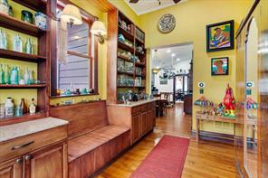 300 W 6th Street - Photo 25