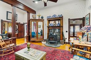 300 W 6th Street - Photo 5