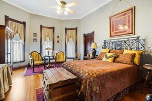 300 W 6th Street - Photo 6