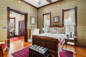 300 W 6th Street - Photo 8