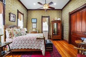 300 W 6th Street - Photo 9