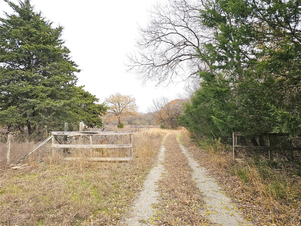 2240 County Road 2162 - Photo 3