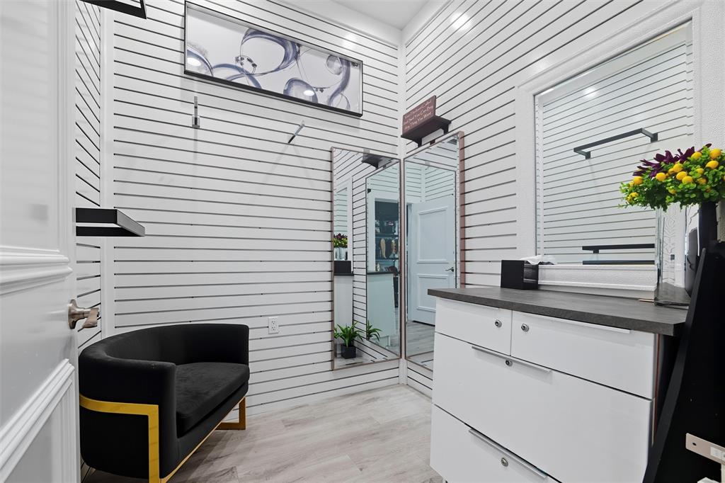450 W Harwood Road - Photo 19