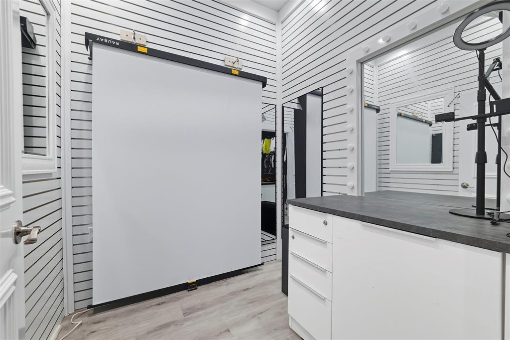 450 W Harwood Road - Photo 20