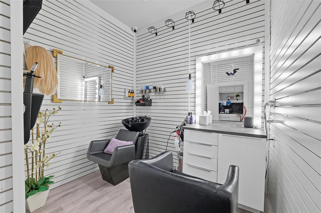 450 W Harwood Road - Photo 25