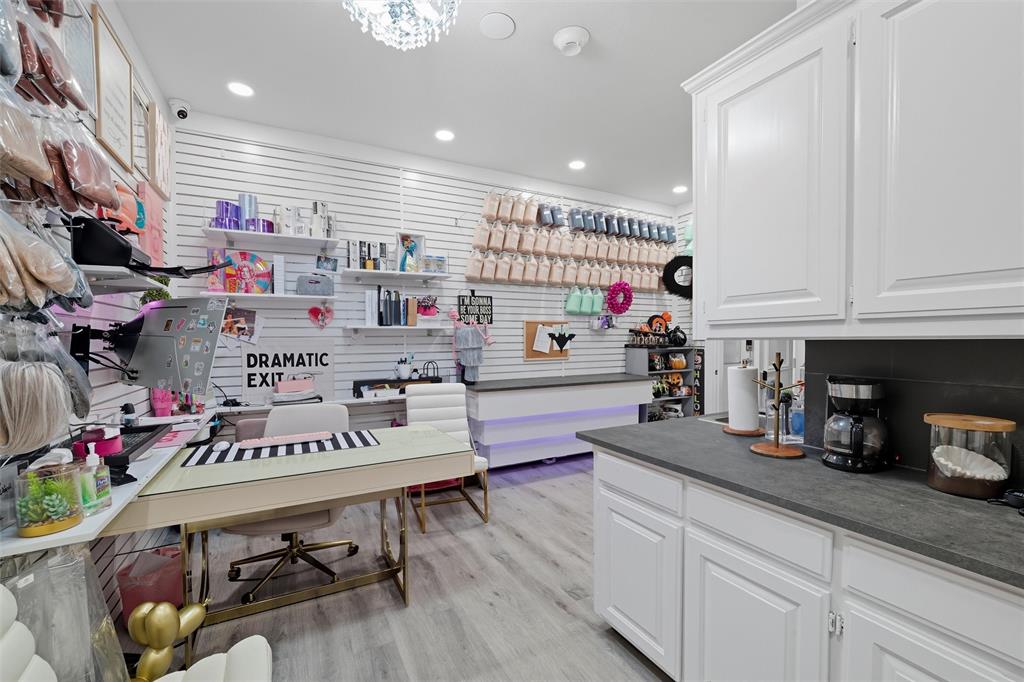 450 W Harwood Road - Photo 30