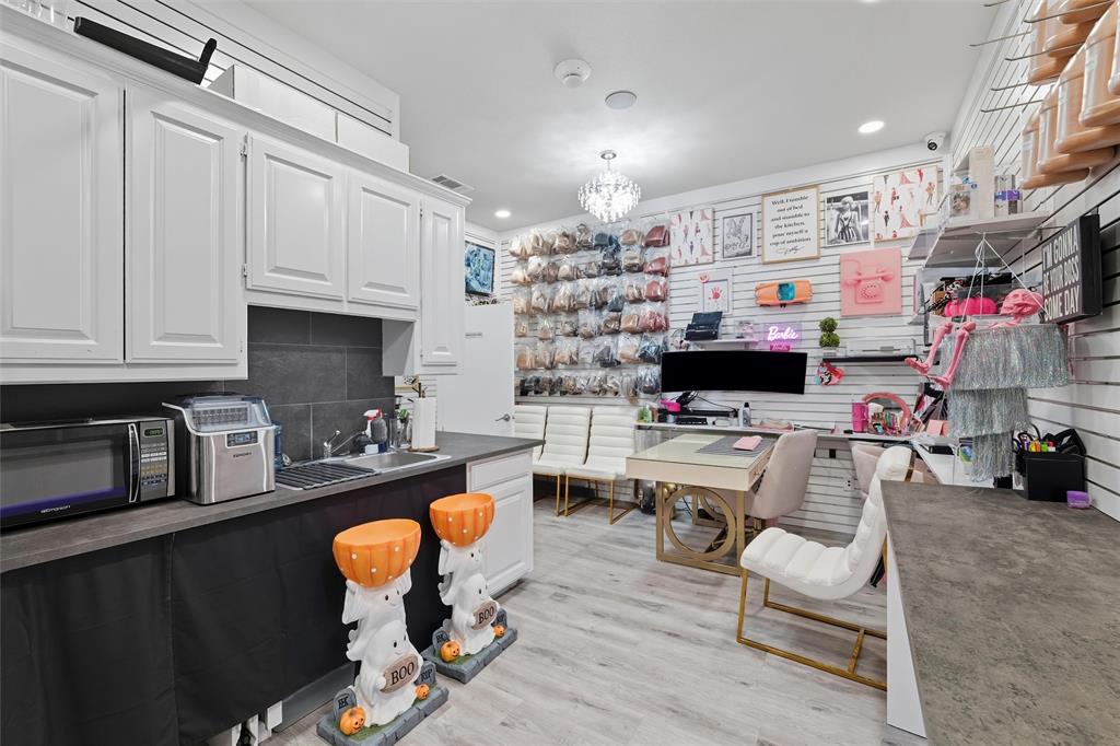450 W Harwood Road - Photo 31