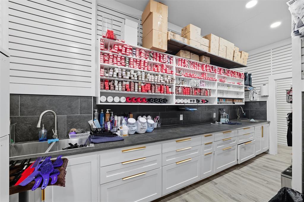 450 W Harwood Road - Photo 34