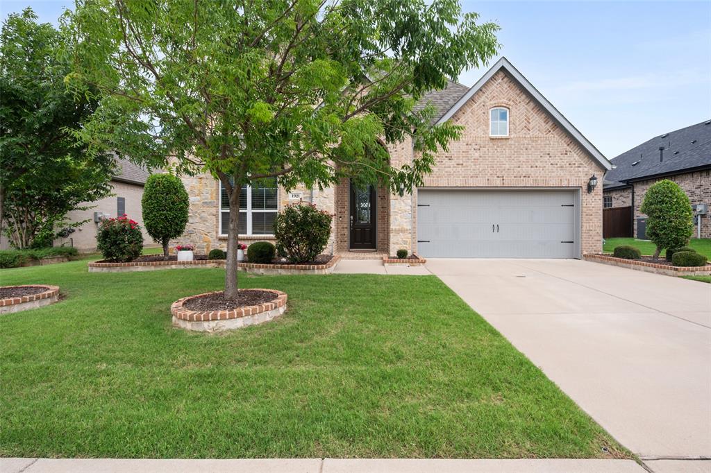 1921 Middleton Drive - Photo 4