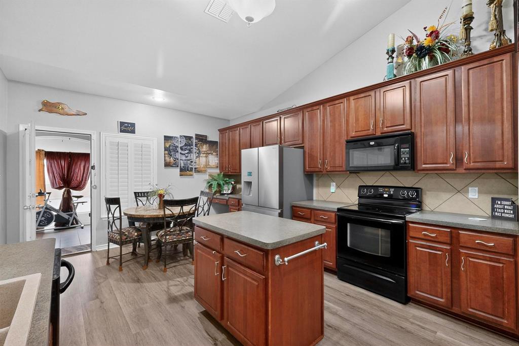 3020 Glenoaks Drive - Photo 13