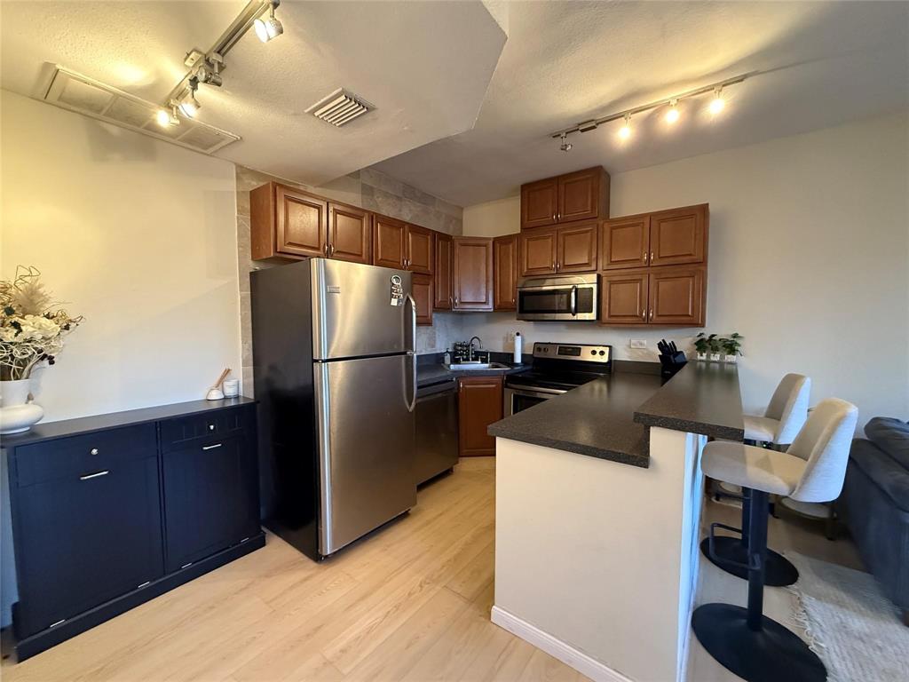 5757 E University Boulevard - Photo 3