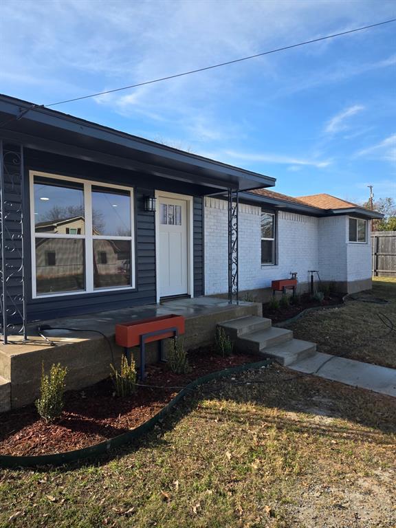 2110 N 06th Street - Photo 2
