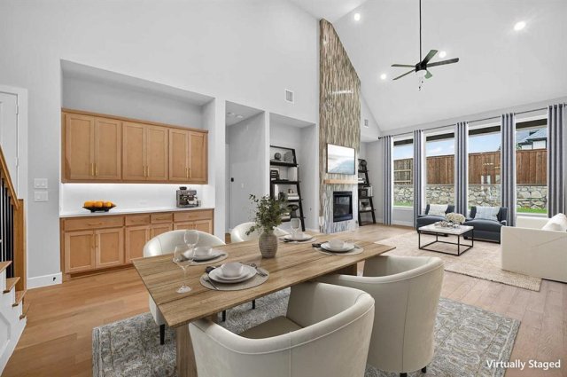 932 Shady Oaks Drive