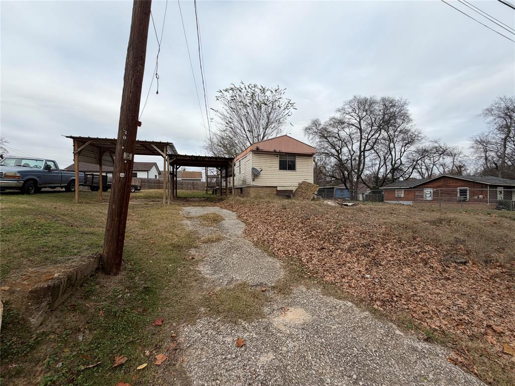 205 Barker Street - Photo 2
