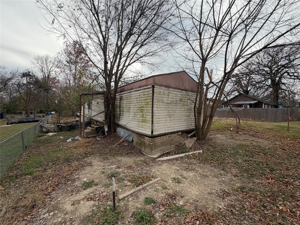 205 Barker Street - Photo 5