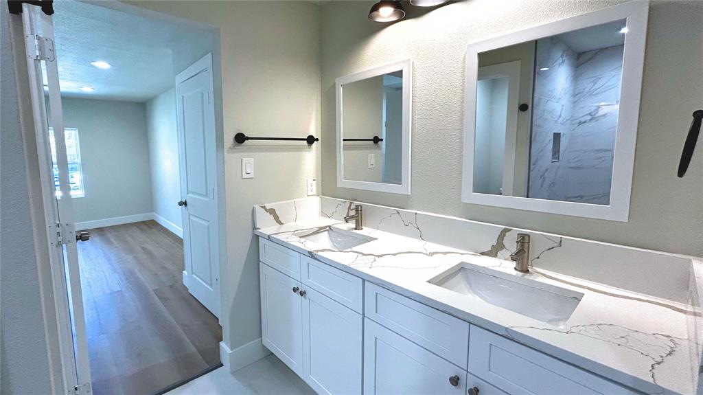 1024 Murray Court - Photo 11