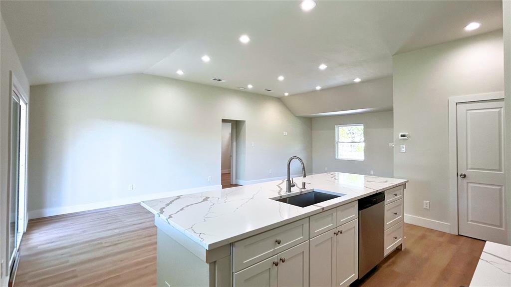 1024 Murray Court - Photo 4